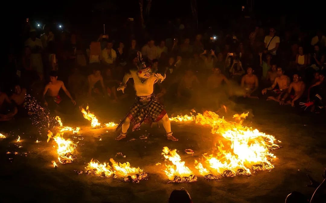 Ubud: Kecak & Fire Dance Show Tickets 
 Image 11