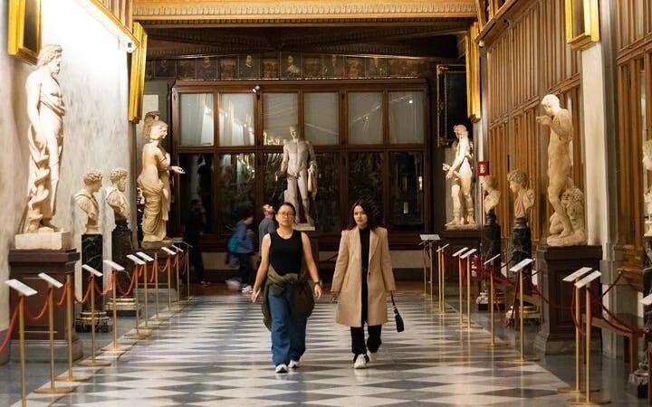 Uffizi Gallery Reserved Entry Ticket with Digital Audio Guide App Image 7