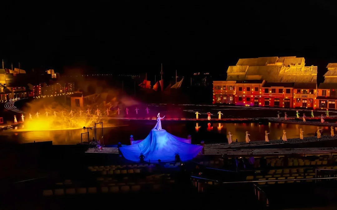 [Ultimate Combo] Hoi An Memories Show Tickets with Lantern Release on Boat & Dinner
 Image 2