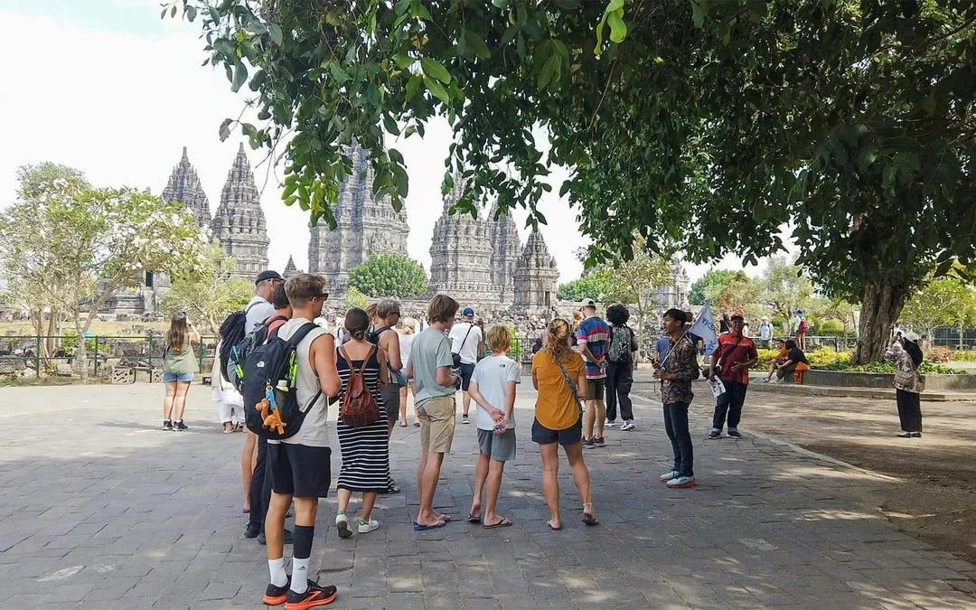 Ultimate Temple Run: Prambanan & Borobudur Tours Image 7