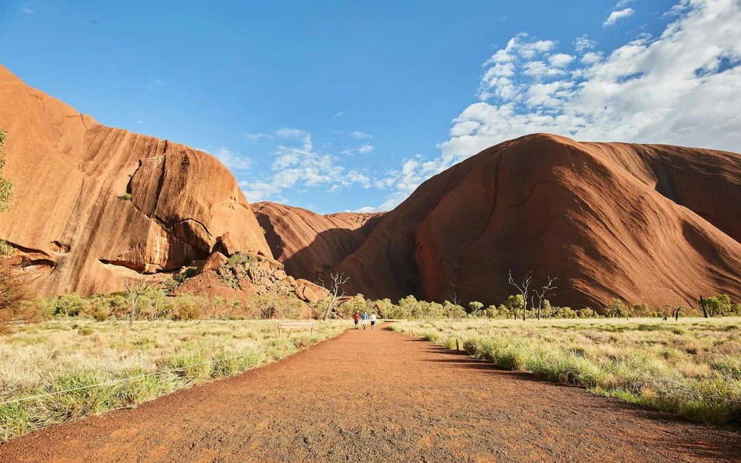 Uluru Sunrise Guided Walking Tour with Picnic Breakfast Image 6