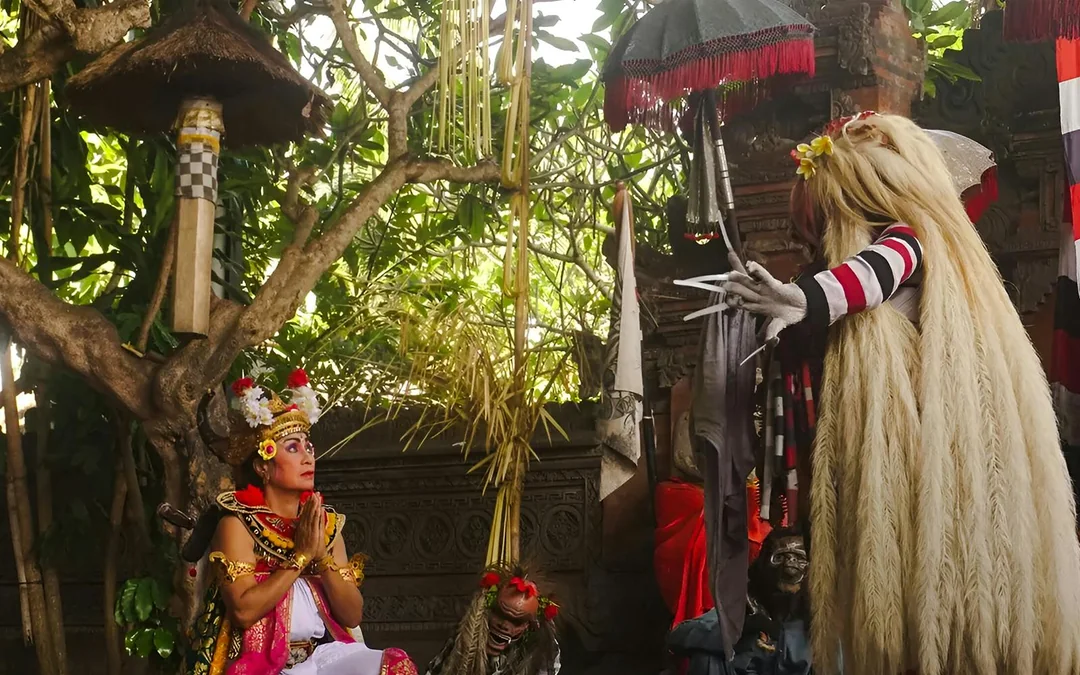 Uluwatu Karang Boma Cliff: Kecak & Fire Dance Show Tickets Image 6