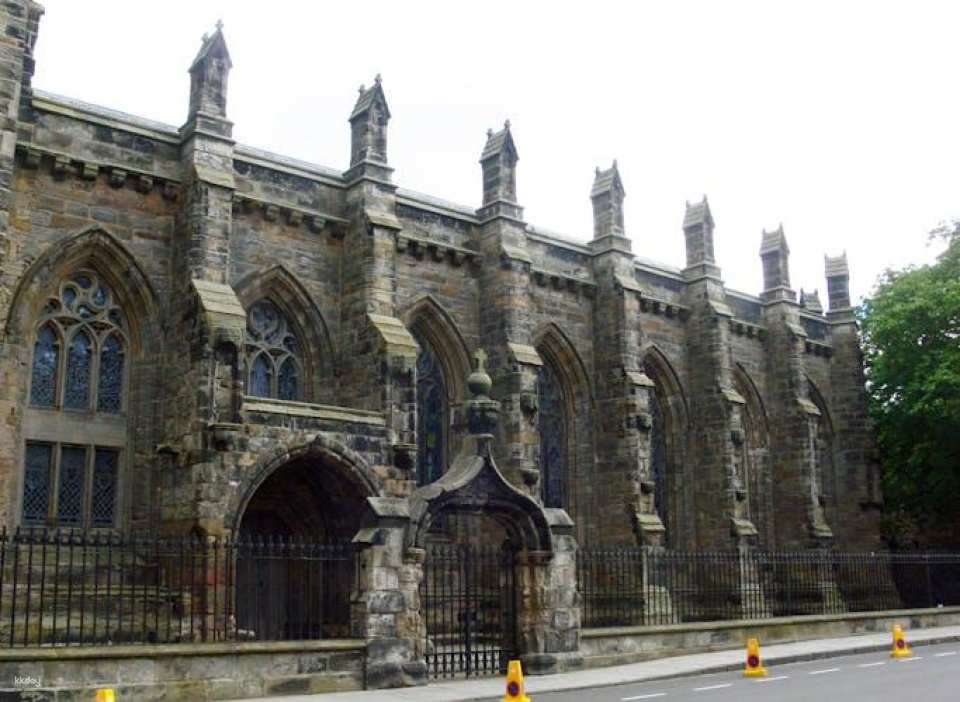 Uncover the stories of St. Andrew's on a self-guided audio tour