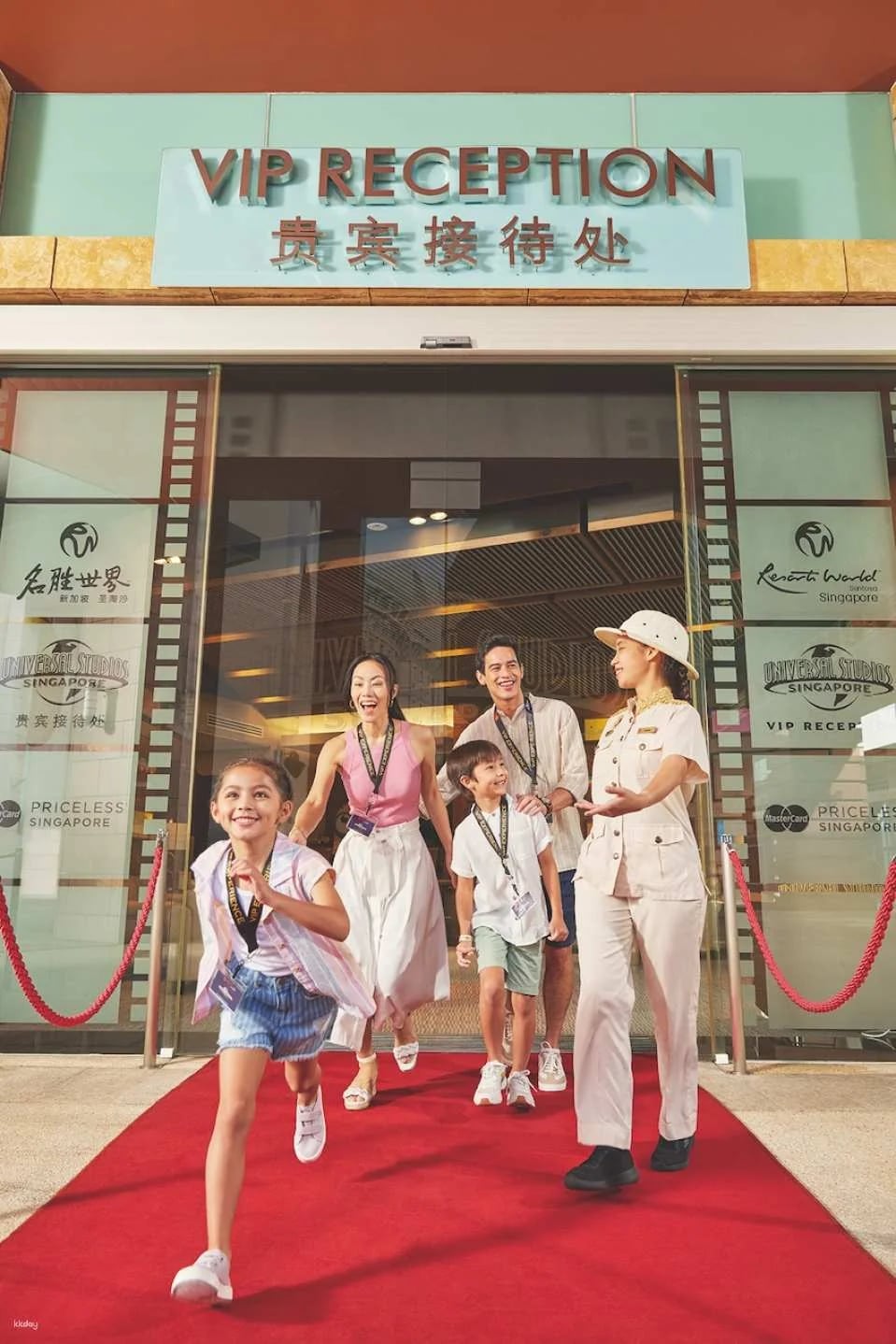 Universal Studios Singapore VIP Tour Experience: Exclusive Access to Attractions, Private Meet-and-Greet Sessions & "Skip The Queue" Universal Express Unlimited