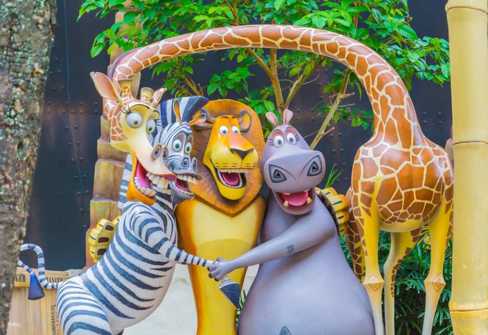 Universal Studios Singapore VIP Tour Experience: Exclusive Access to Attractions, Private Meet-and-Greet Sessions & "Skip The Queue" Universal Express Unlimited