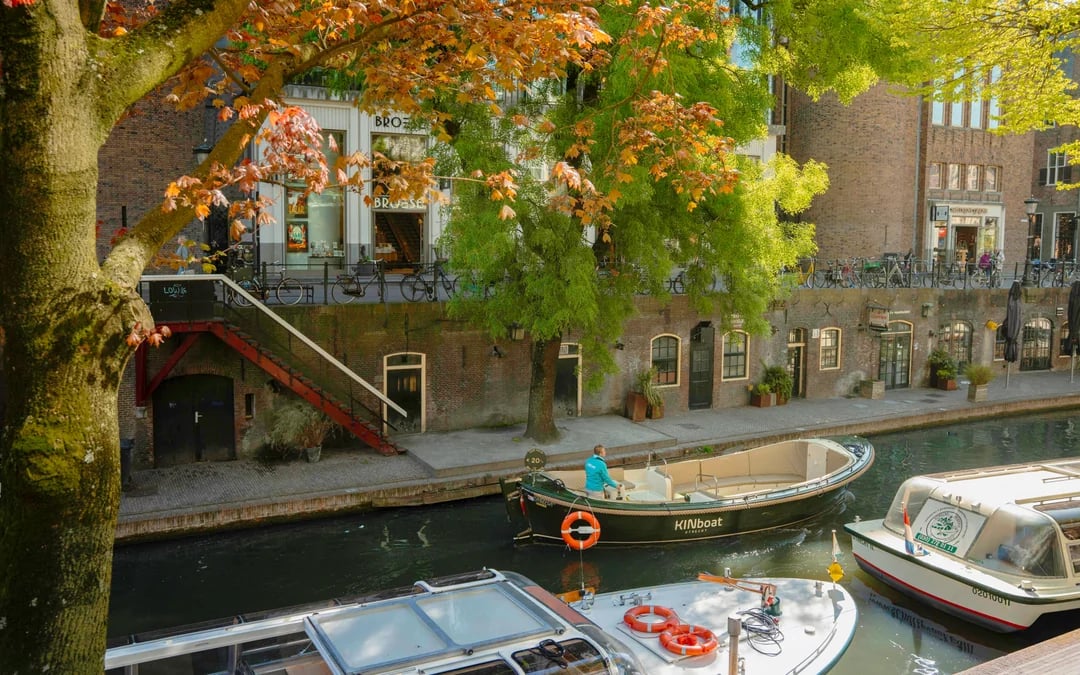 Utrecht: One Hour Open Boat Canal Cruise Image 5
