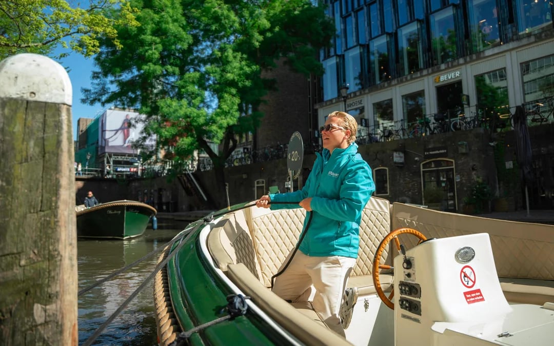 Utrecht: One Hour Open Boat Canal Cruise Image 6
