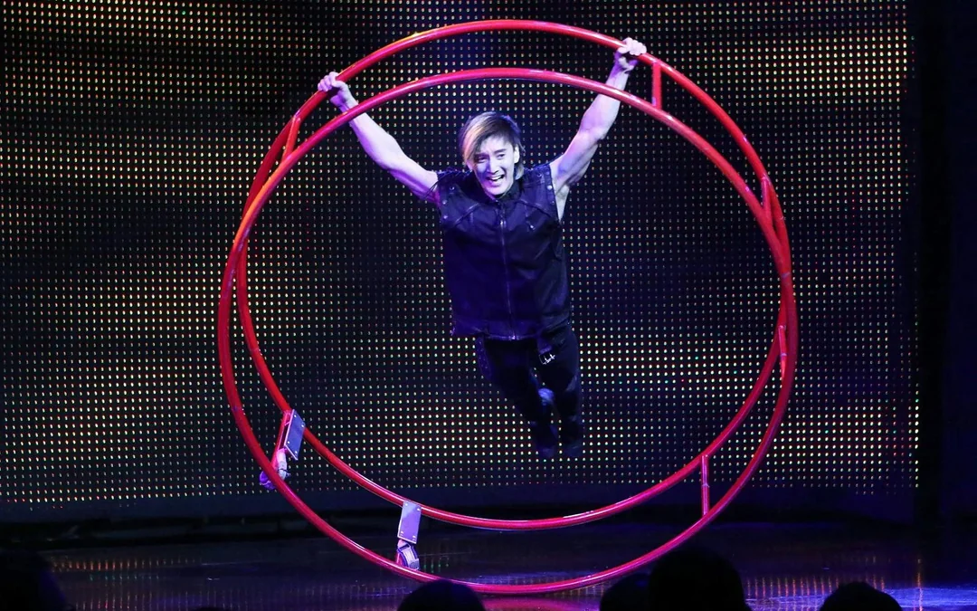 V - The Ultimate Variety Show Image 5