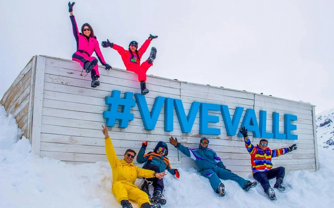 Valle Nevado Ski: Ticket, Lesson, Transport, Add-on Clothing Image 1