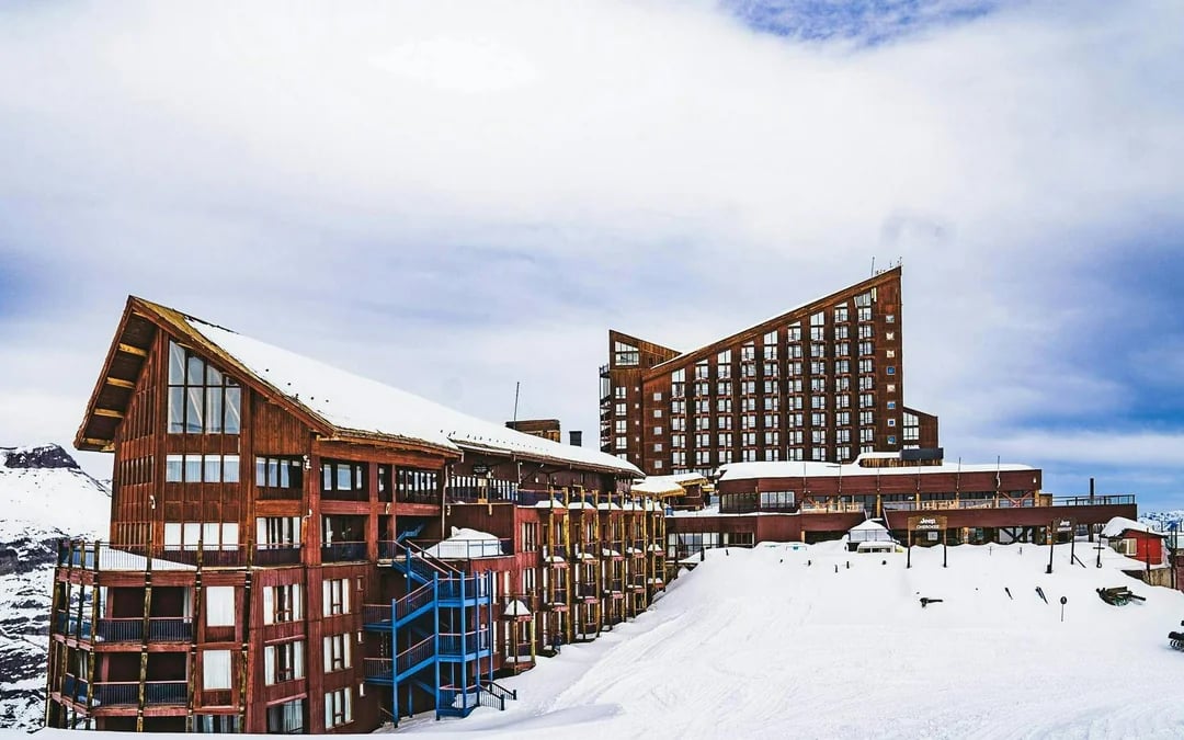 Valle Nevado Ski: Ticket, Lesson, Transport, Add-on Clothing Image 6