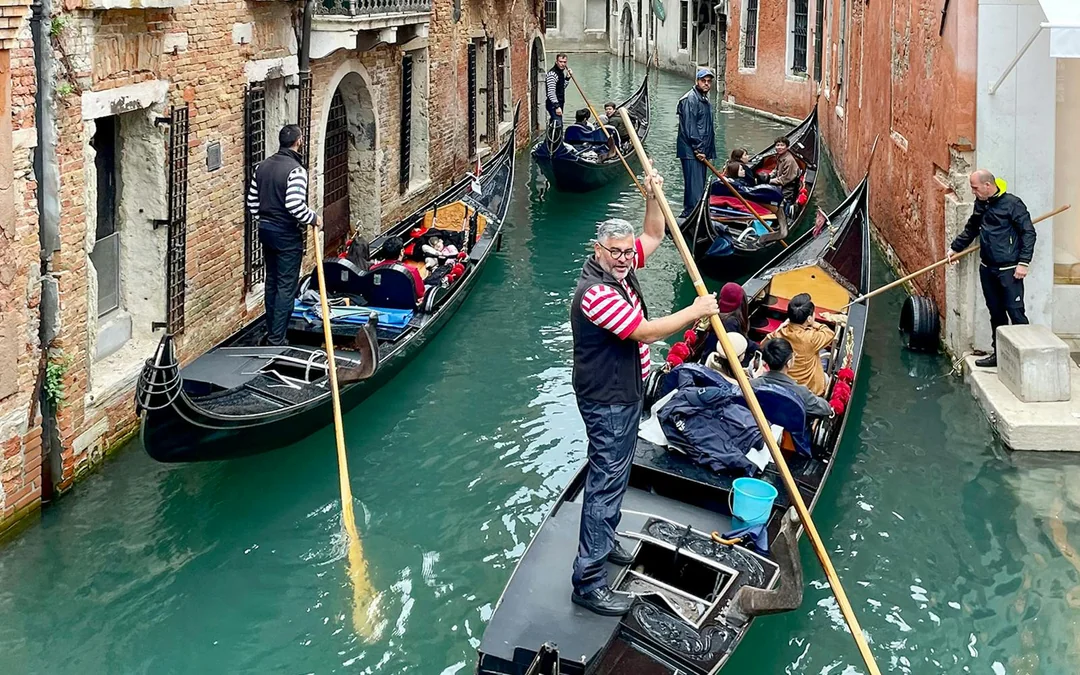 Venice Grand Canal Gondola Ride with Serenade Image 6