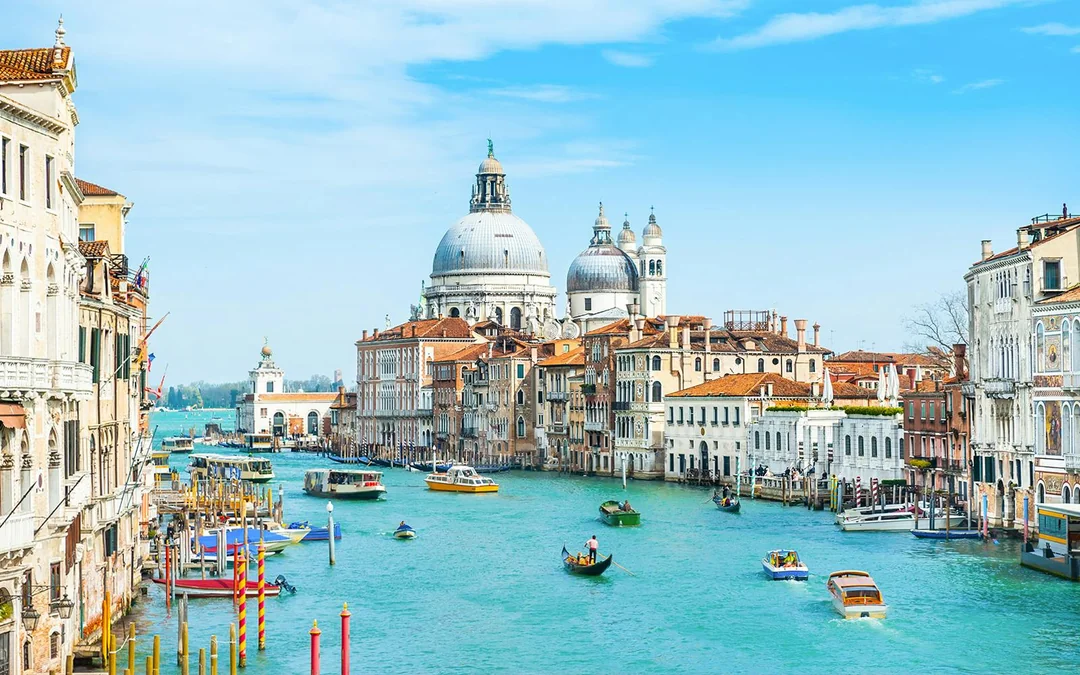 Venice Grand Canal Gondola Ride with Serenade Image 11