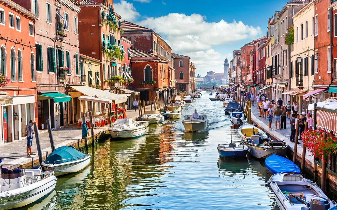 Venice in a Day: St. Mark’s, Doge’s Palace, Murano & Burano with Gondola Ride Image 5