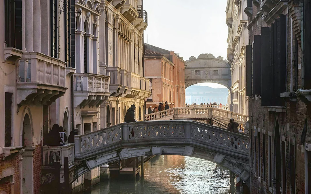 Venice: Rialto Bridge & Offbeat Venice Walking Tour Image 2