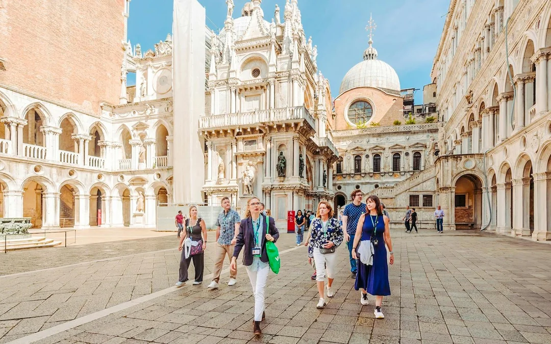 Venice Walking Tour with St. Mark's Basilica & Doge's Palace Guided Tour Image 4