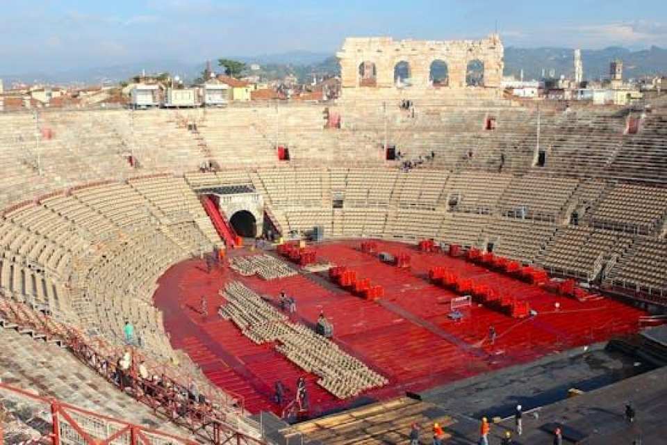 Verona Arena skip-the-line ticket with German-speaking guide