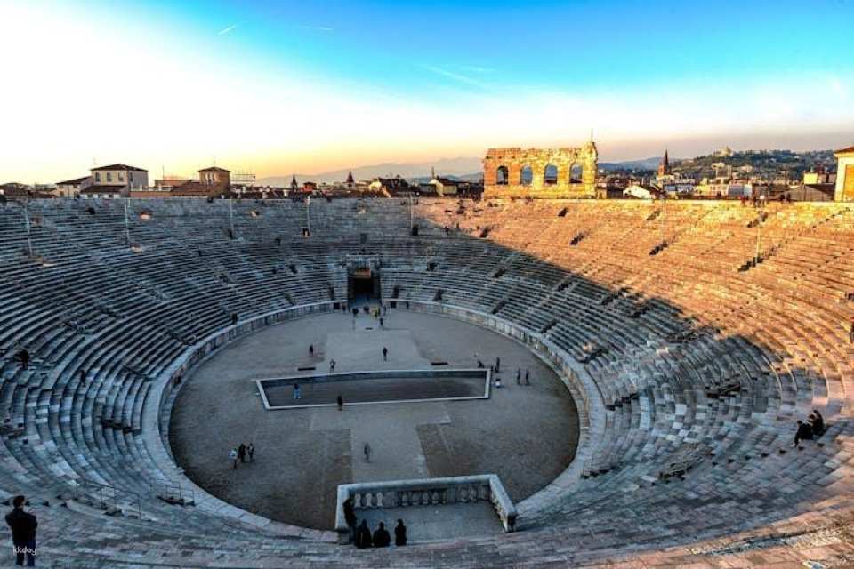 Verona Arena skip-the-line ticket with German-speaking guide