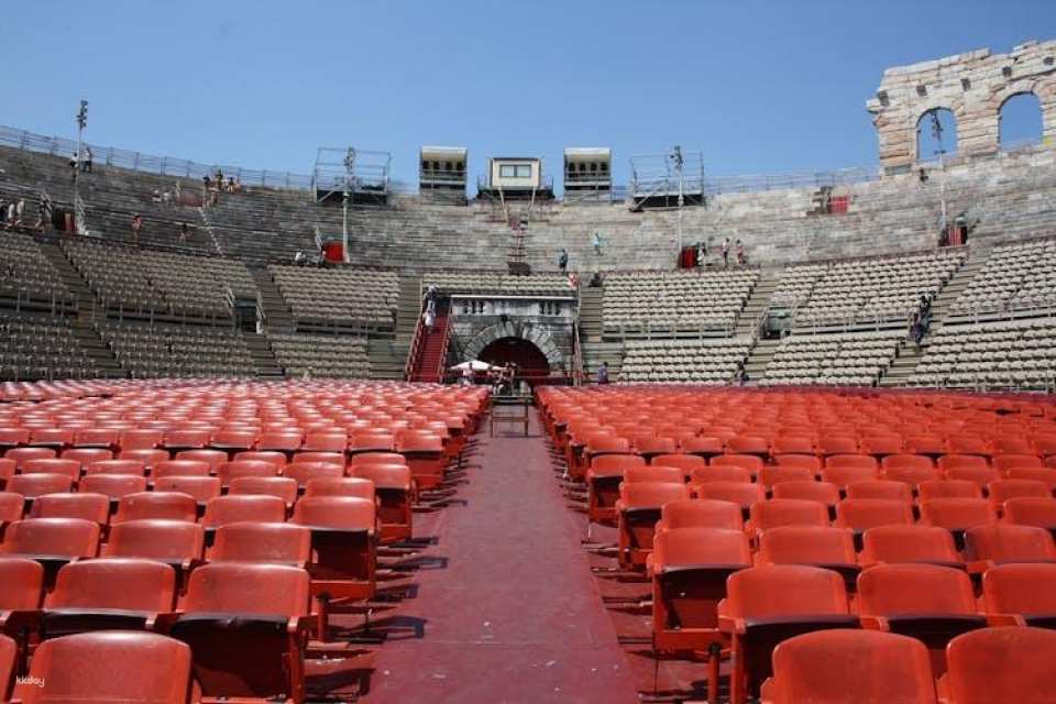 Verona Arena skip-the-line ticket with German-speaking guide