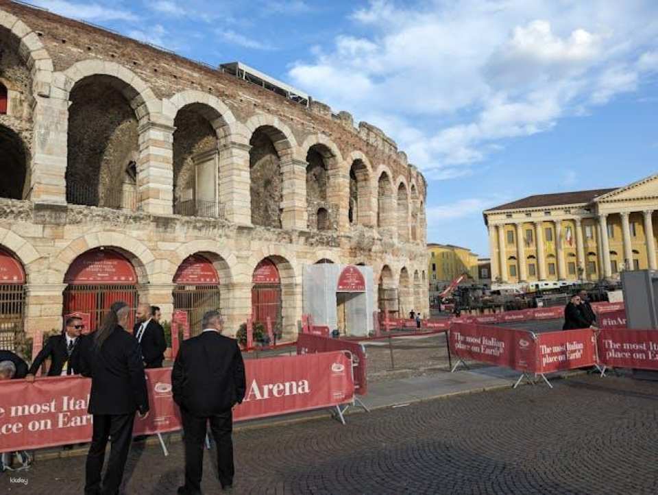 Verona Arena skip-the-line ticket with German-speaking guide