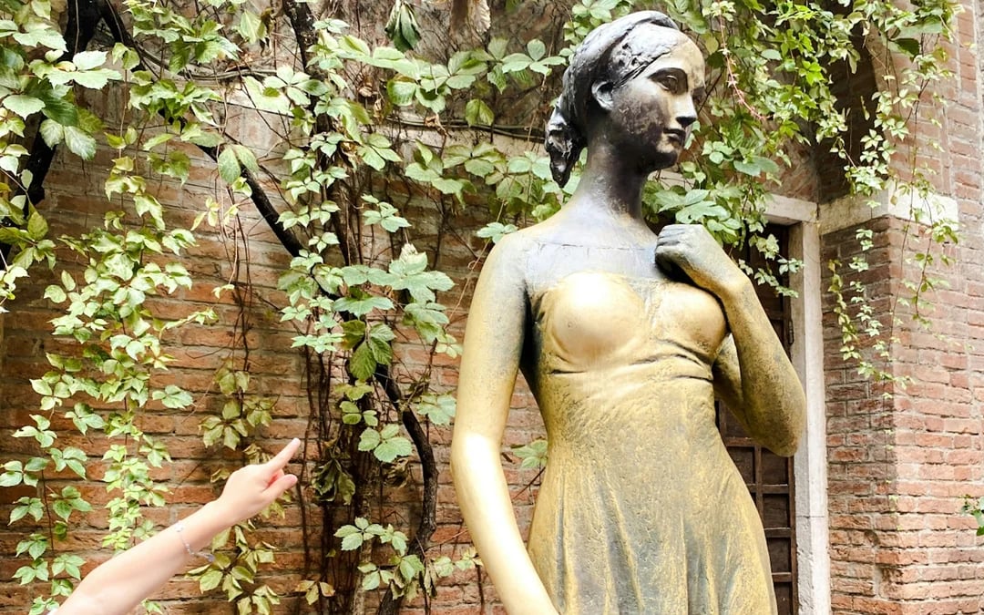 Verona Juliet's House Entry Ticket With Courtyard, Museum & Theatre Access Image 3