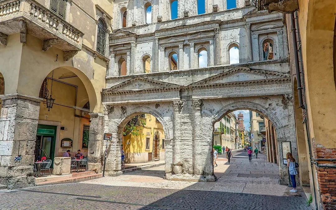 Verona Walking Tour with Arena Skip-the-Line Tickets Image 9