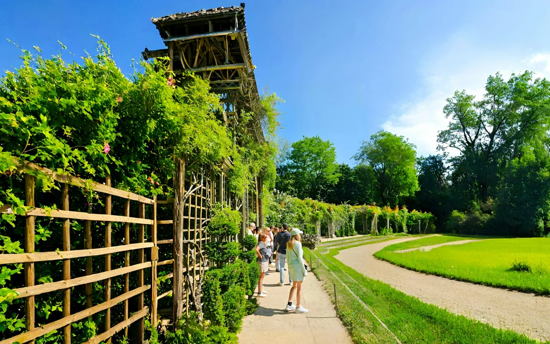 Versailles Golfcart & Bike Guided Tour: Gardens Hamlet Fountains Image 4