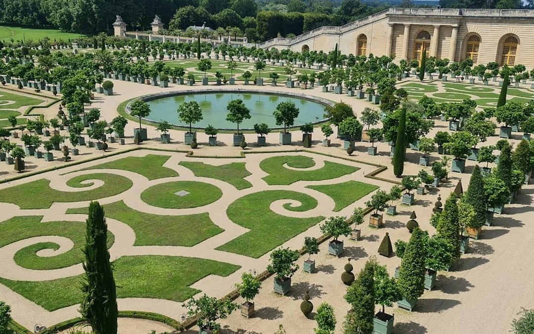 Versailles Palace and Gardens Skip-the-Line Small-Group Guided Tour with Round-Trip Train from Paris Image 10