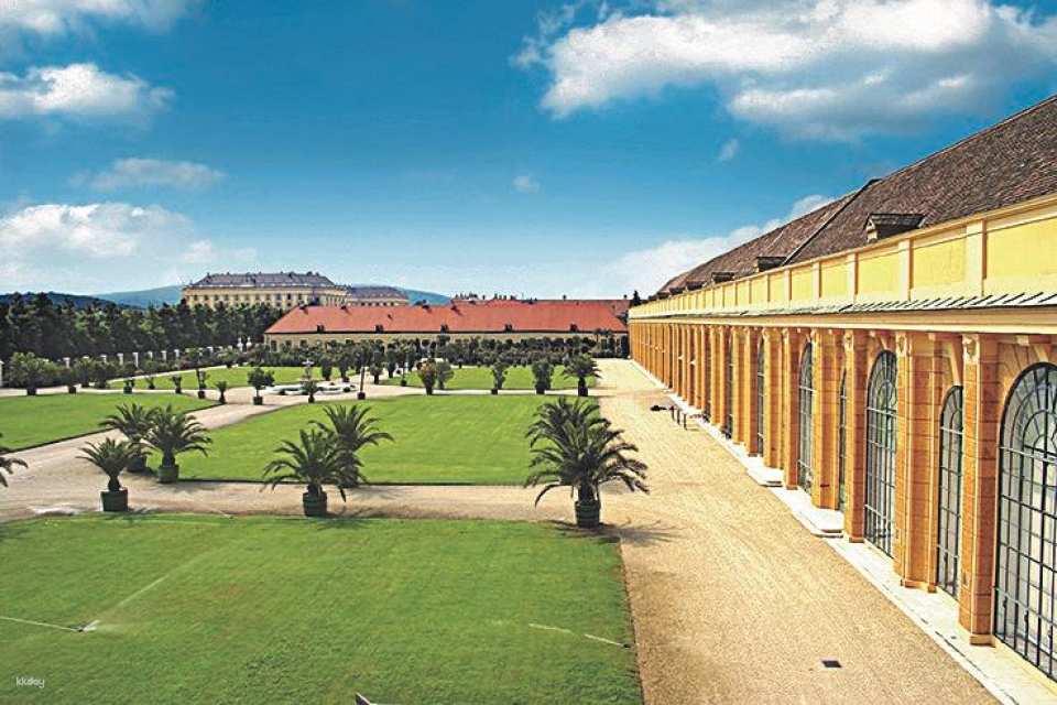 Vienna Austria | Schönbrunn Palace with Dinner & Concert