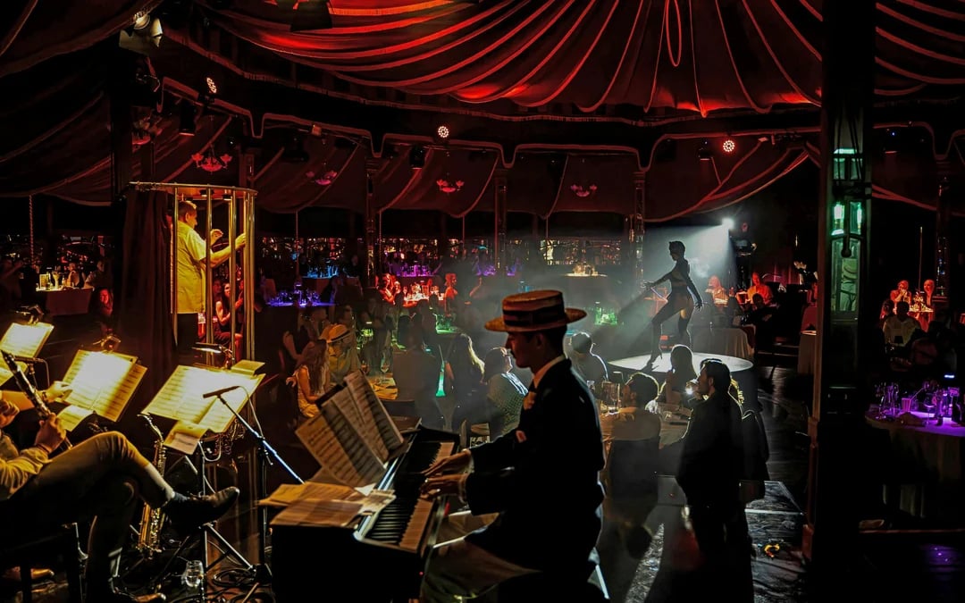Vienna Burlesque & Retro Circus Dinner Show with Three-Course Meal Image 3