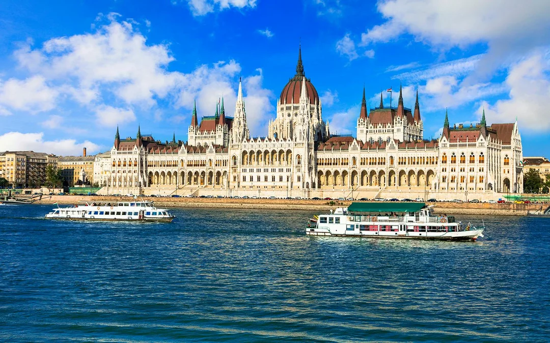 Vienna Combo (Save 20%): Hop-on Hop-off Bus Tour + Danube River Cruise + Top Attraction Tickets Image 4