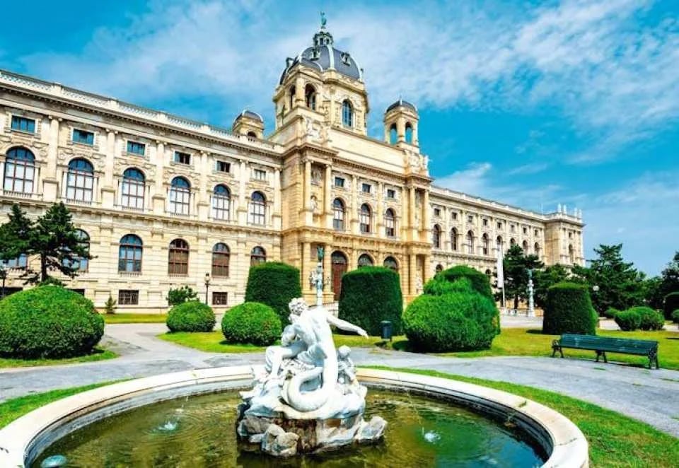 Vienna PASS for up to 90 free attractions