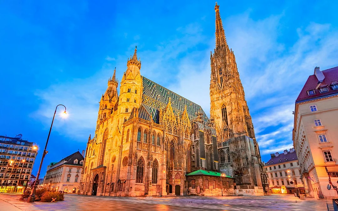 Vienna Sightseeing: 1-Hour Vienna Evening Bus Tour with Audio Guide Image 2