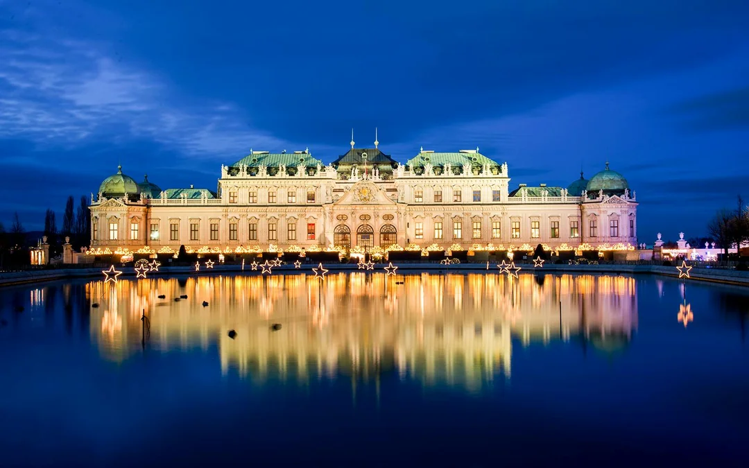 Vienna Sightseeing: 1-Hour Vienna Evening Bus Tour with Audio Guide Image 3