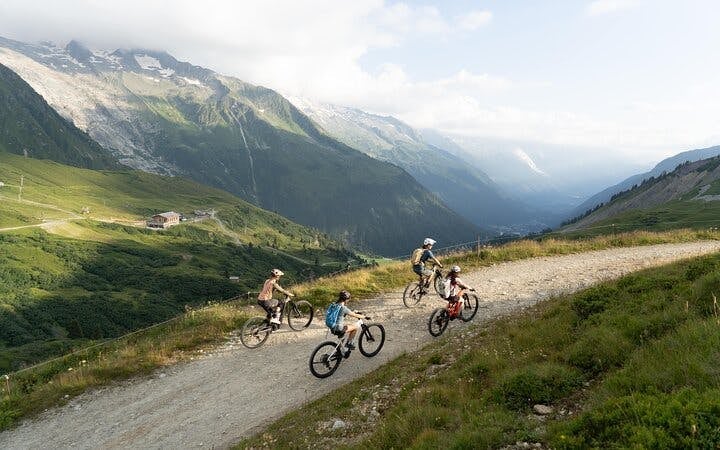 Viewpoints of the Chamonix glaciers: ebike tour Image 8