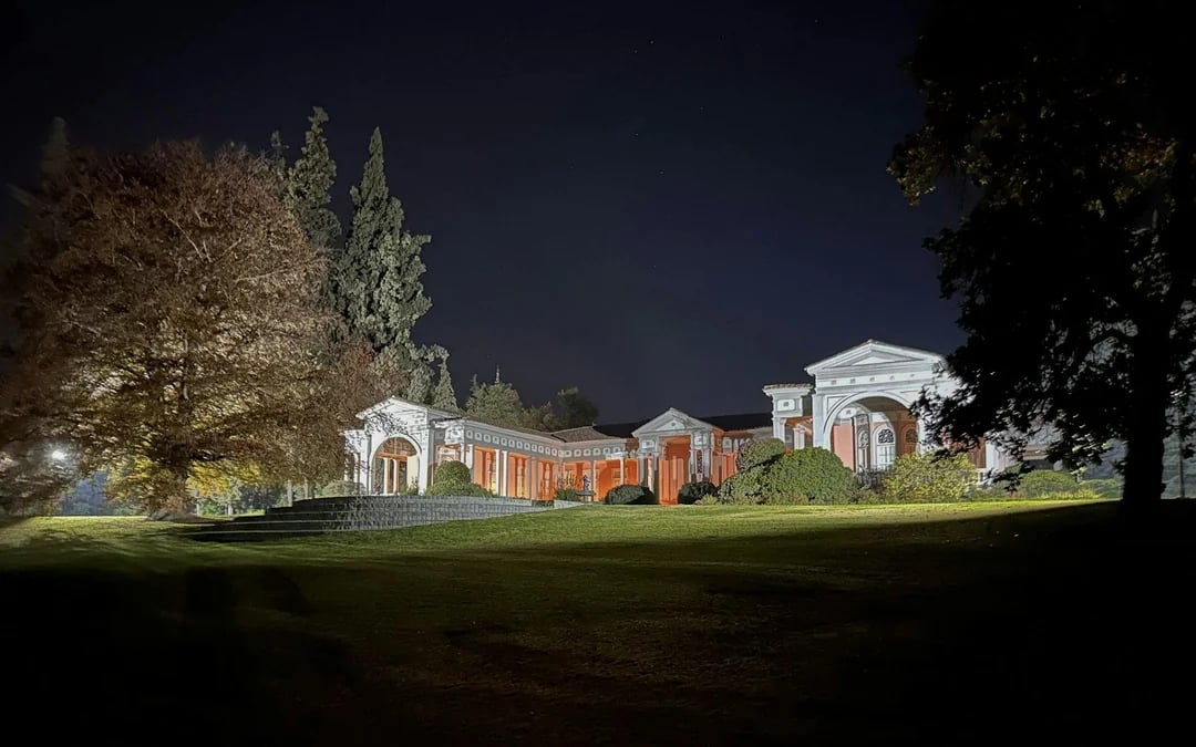 Viña Concha y Toro Nighttime Dinner Show and Guided Tour  Image 6