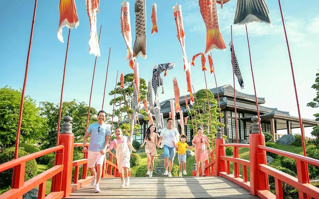 VinWonders Nha Trang Single Entry Tickets with Round-Trip Cable Car Ride Image 10
