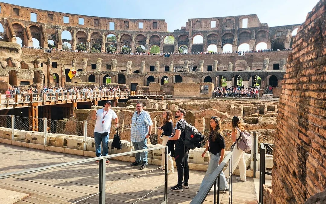 VIP Colosseum, Palatine Hill & Roman Forum Private Tour Image 1