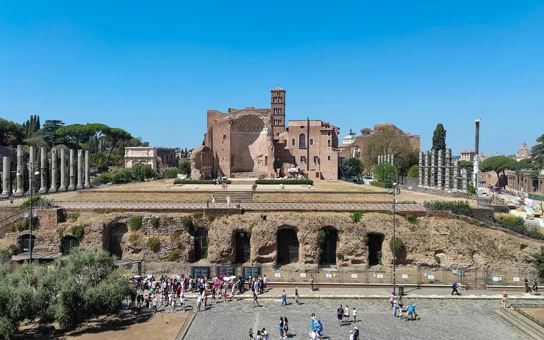 VIP Colosseum, Palatine Hill & Roman Forum Private Tour Image 6