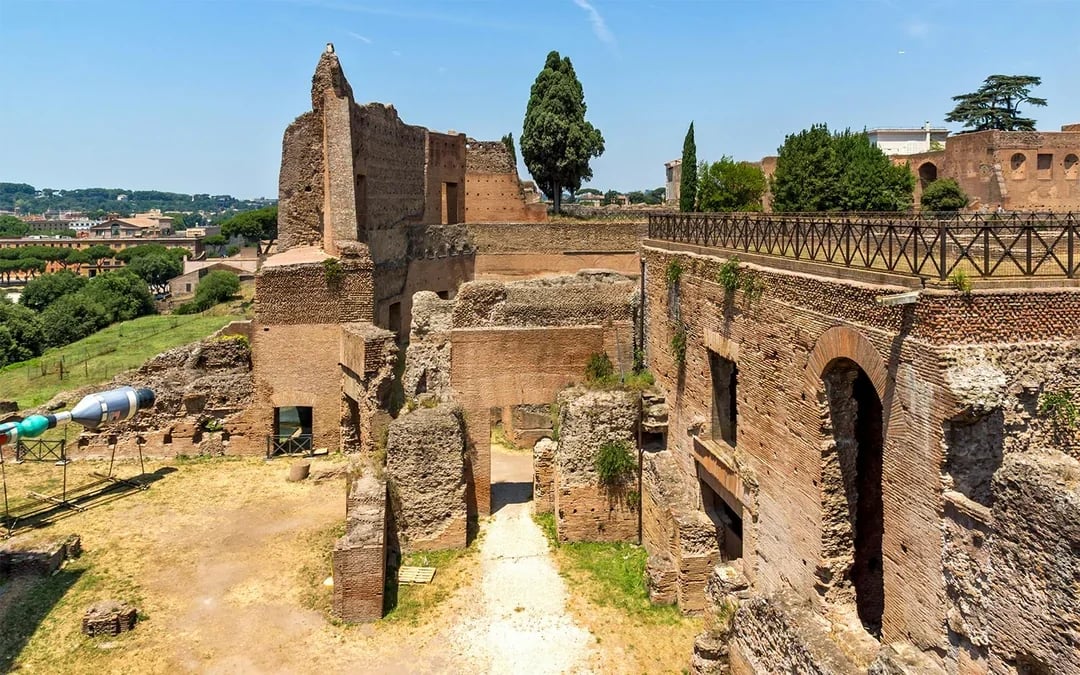 VIP Colosseum, Palatine Hill & Roman Forum Private Tour Image 7