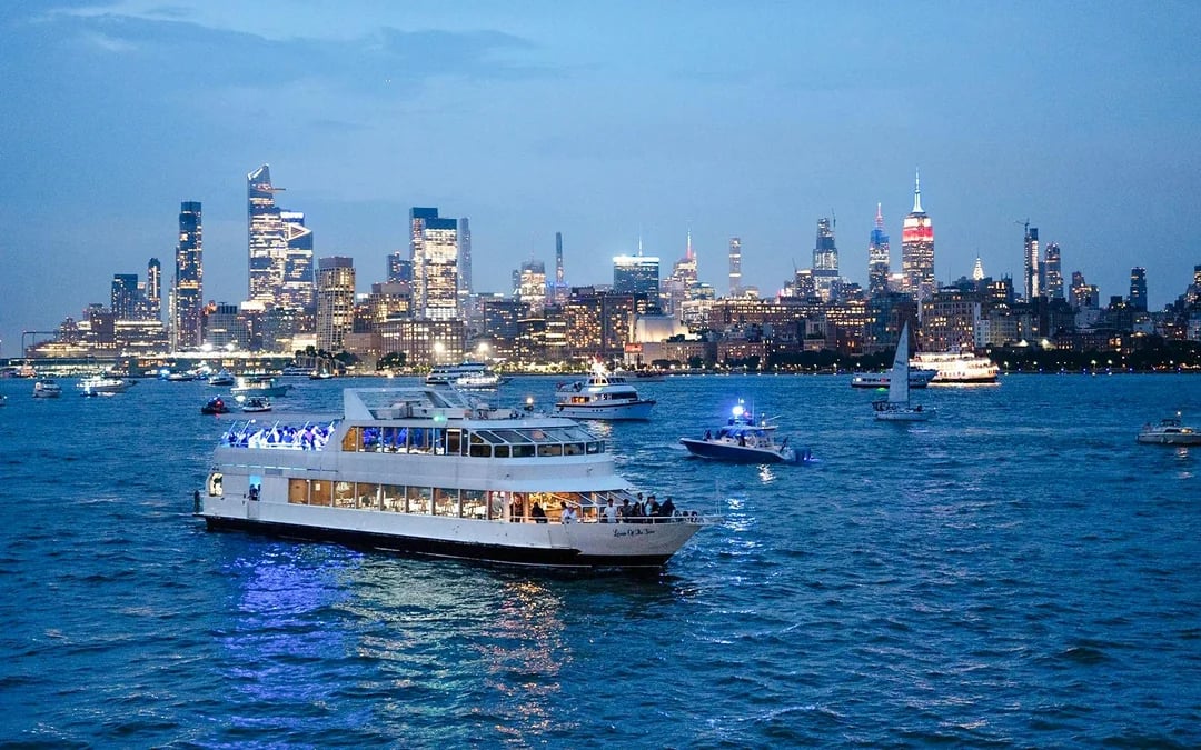 VIP New Year’s Eve Cruise in New York City Image 1