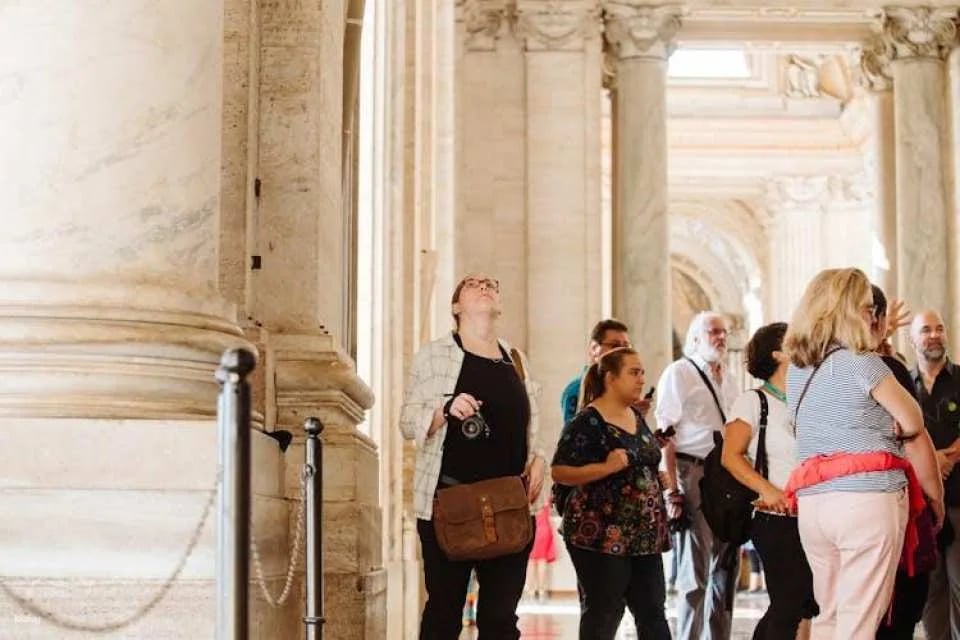 VIP St. Peter's Basilica tour with Dome climb and Papal Crypt