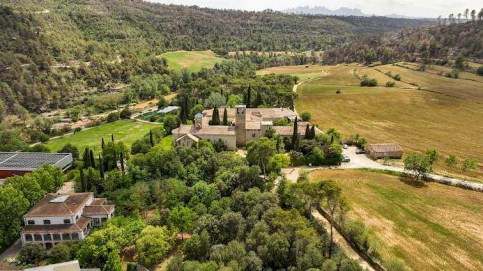 Visit to the Monastery of Sant Benet de Bages with audioguide