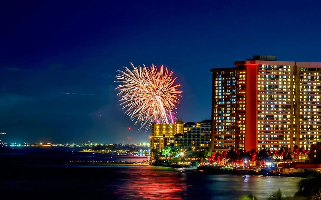 Waikiki Fireworks Cruise Image 5