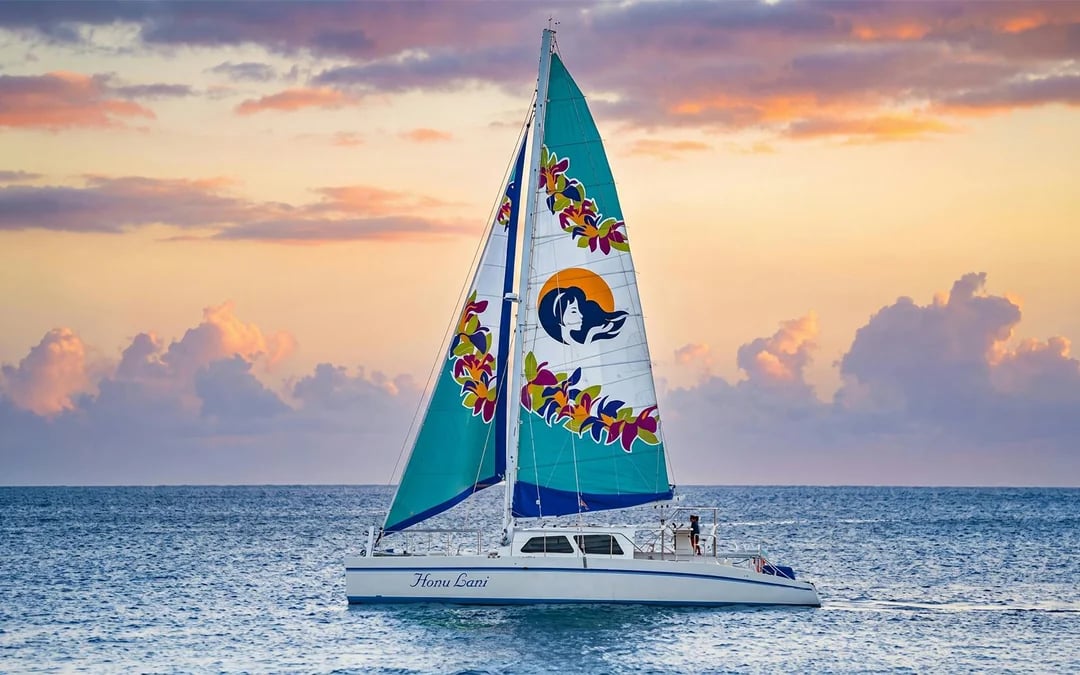 Waikiki Fireworks Sail Image 3