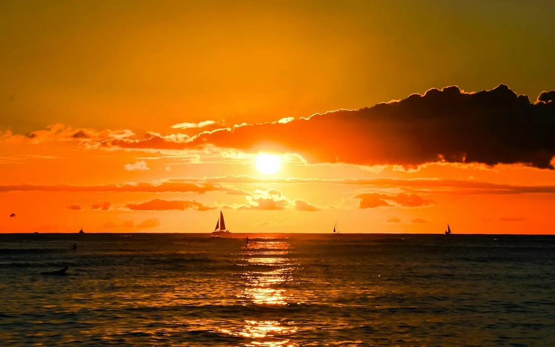 Waikiki Sunset Cruise Image 5