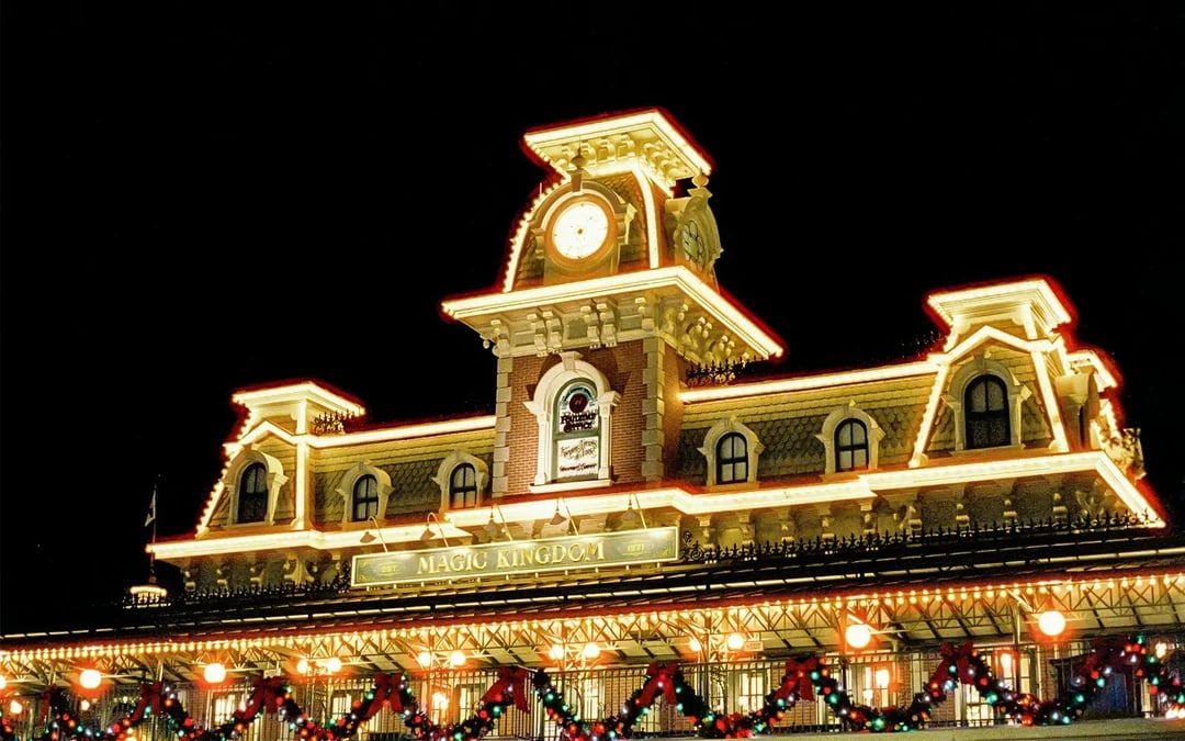Walt Disney World Orlando: Mickey's Very Merry Christmas Party Image 9