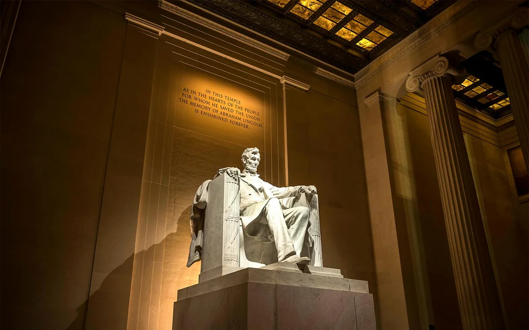 Washington DC Monuments at Night Bike Tour Image 5