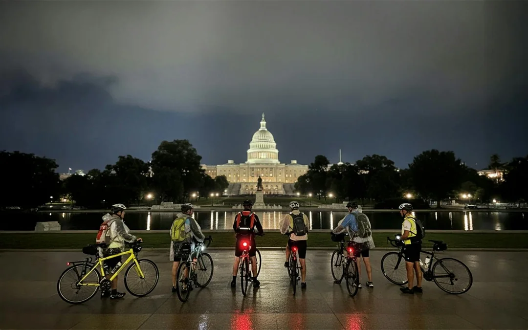 Washington DC Monuments at Night Bike Tour Image 8