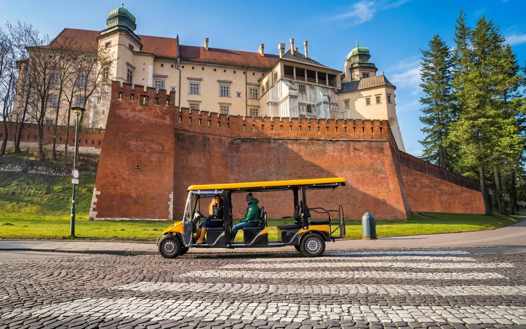 Wawel Castle & Cathedral Guided Tour with Old Town Sightseeing by Golf Cart Image 1
