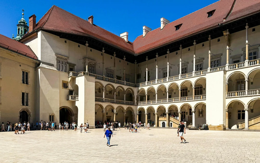 Wawel Castle & Cathedral Guided Tour with Old Town Sightseeing by Golf Cart Image 11